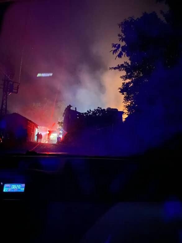 Sakarya’da 2 katlı ev yangında küle döndü - Resim: 2