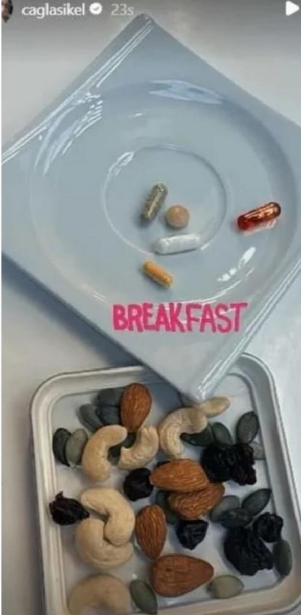 Çağla Şıkel'in kahvaltısı olay oldu! 'Böyle diyet olur mu?' dedirtti! - Resim: 4