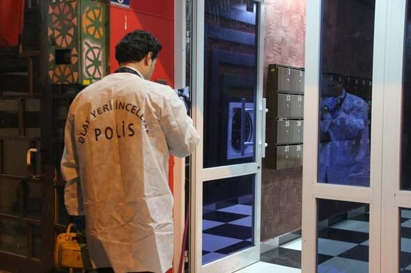 Genç kızı asansör boşluğuna böyle itti - Fotoğraf: 6