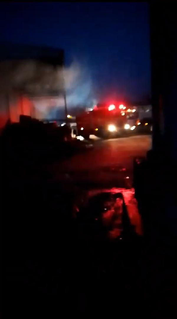 Zonguldak’ta kauçuk fabrikasında yangın: 2 işçi dumandan etkilendi - Resim: 1