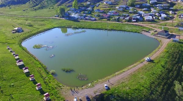 Ernek Yaylası'ndaki doğal göl, ilgi görüyor - Resim: 2