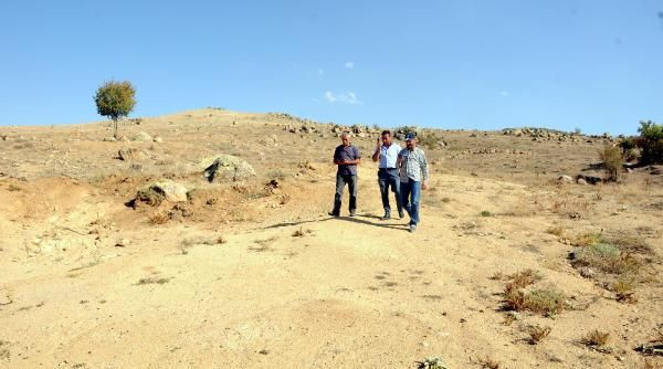 Köylüler, cep telefonu ile konuşmak için dağa çıkıyor - Resim: 3