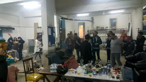 Ankara'da pavyona çevrilen depoya baskın! - Resim : 1