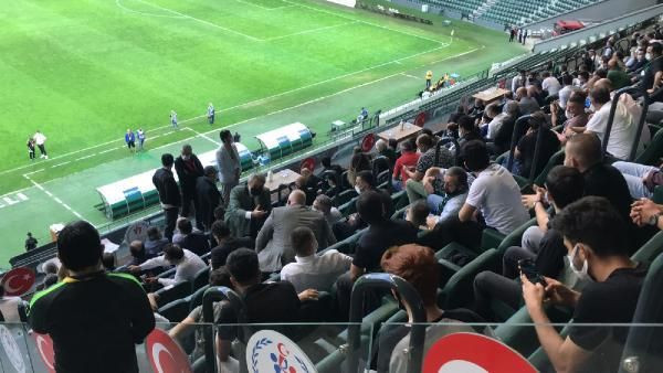 TFF temsilcisi müsaade etmedi, maç 15 dakika geç başladı - Resim: 4