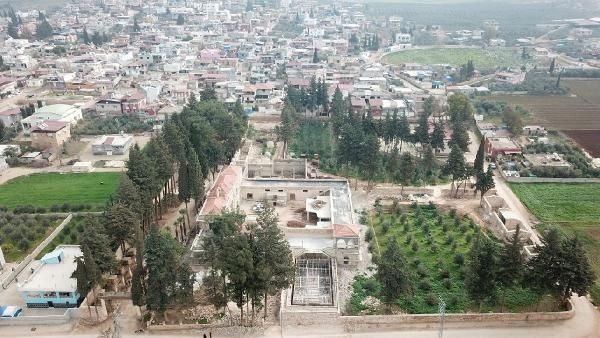 Depremde Kibar Feyzo’nun çekildiği tarihi konak hasar aldı - Resim: 1