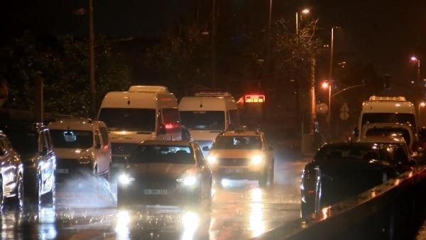 İstanbul'da şiddetli sağanak yağış - Resim: 3