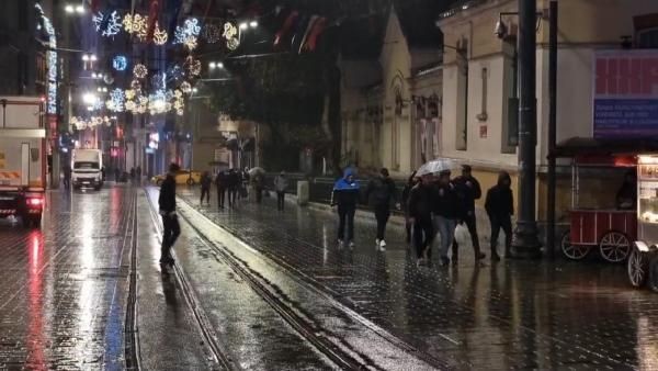 İstanbul'da şiddetli sağanak yağış - Resim: 4