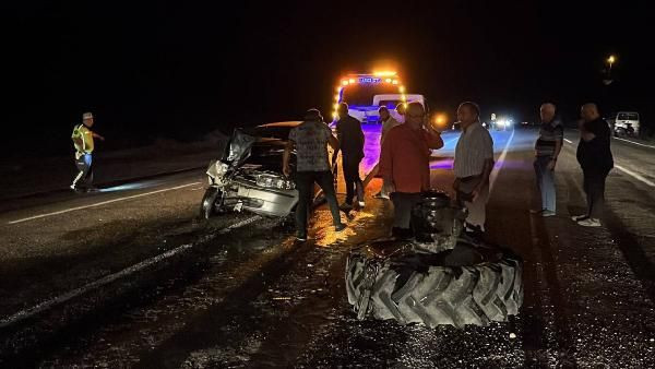 Bartın’da otomobil traktöre çarptı, 3 yaralı - Resim: 2