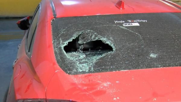 Bayrampaşa'da otoparkta bulunan araçlar zarar gördü - Resim: 1