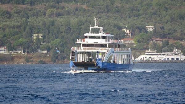 Gökçeada ve Bozcaada feribot seferlerine 'fırtına' engeli - Resim: 1