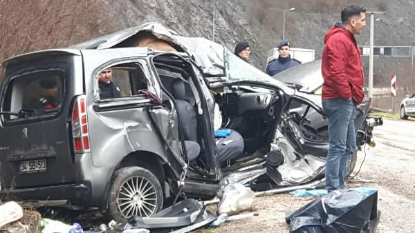 Yakınlarının cenazesine giderken kaza yaptılar: İki ölü çok sayıda yaralı var... - Resim: 3
