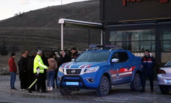 Afyonkarahisar- İzmir karayolunda restoranın asma tavanı çöktü; 11 yaralı - Resim: 2