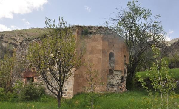 Gümüşhane'de defineciler, tarihi kiliseyi talan etti - Fotoğraf: 9