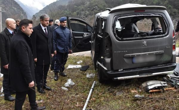 Yakınlarının cenazesine giderken kaza yaptılar: İki ölü çok sayıda yaralı var... - Resim: 2