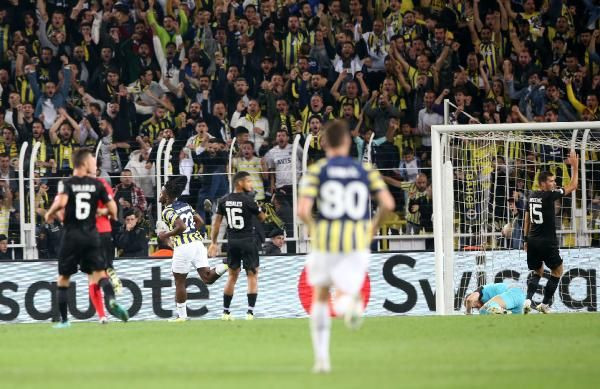 Fenerbahçe, AEK Larnaca'yı mağlup etti - Resim: 1