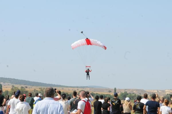 Eskişehir'de hava gösterileri nefes kesti - Resim: 2