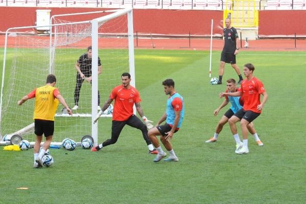 Aday kadrodan çıkarıldılar! A Milli Takım kampından iki oyuncu ayrıldı - Resim: 1