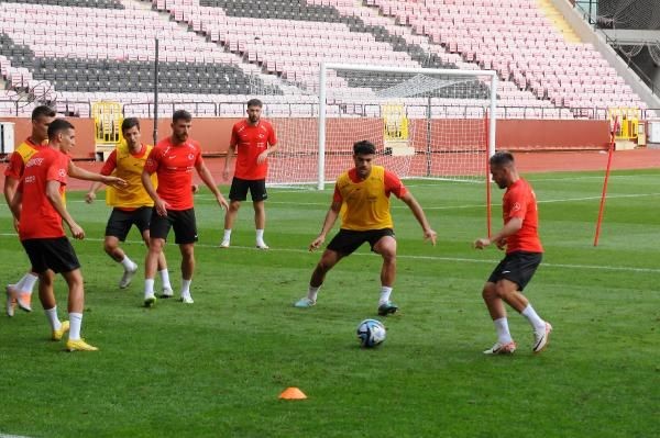 Aday kadrodan çıkarıldılar! A Milli Takım kampından iki oyuncu ayrıldı - Resim: 4