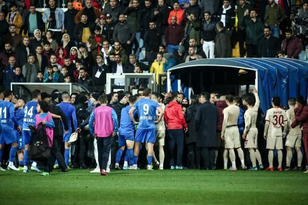 Muslera Gökhan Çıra'ya yumruk attı mı? - Fotoğraf: 3