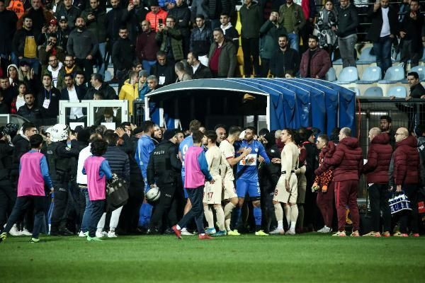Muslera Gökhan Çıra'ya yumruk attı mı? - Fotoğraf: 4
