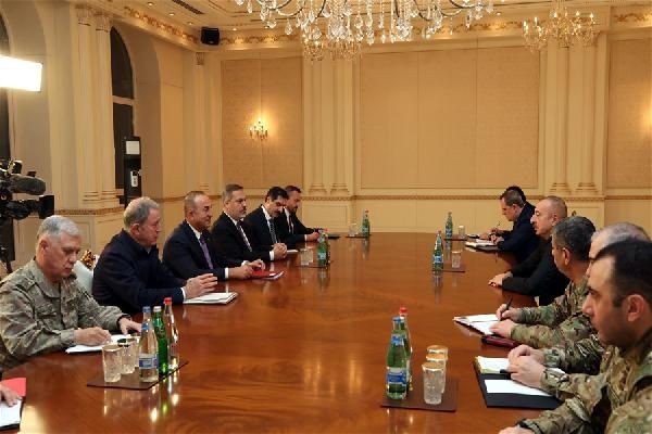 Bakan Çavuşoğlu ve Akar'dan, İlham Aliyev'e tebrik ziyareti - Resim: 2