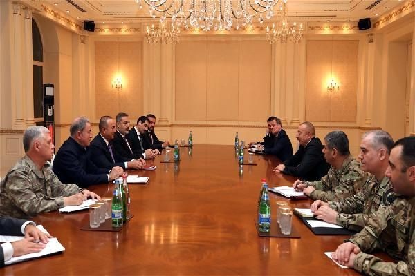 Bakan Çavuşoğlu ve Akar'dan, İlham Aliyev'e tebrik ziyareti - Resim: 4