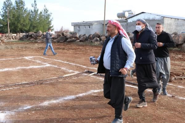 Şalvarlı tenisçilerden Hülya Avşar’a maç daveti - Resim: 2