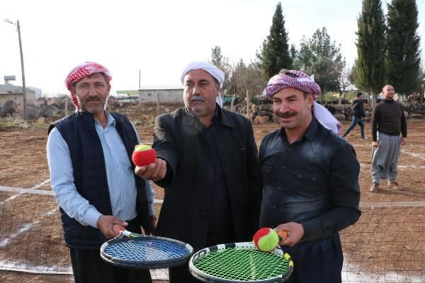 Şalvarlı tenisçilerden Hülya Avşar’a maç daveti - Resim: 3