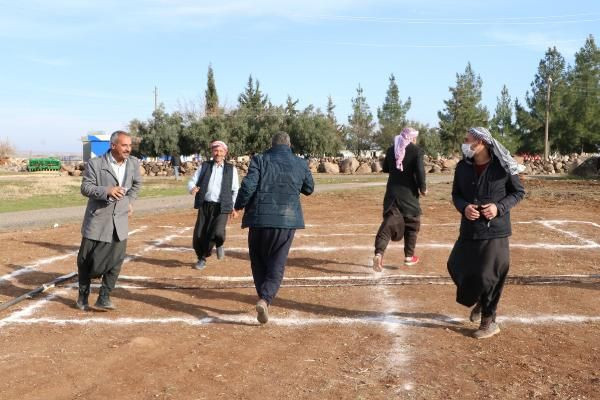 Şalvarlı tenisçilerden Hülya Avşar’a maç daveti - Resim: 4