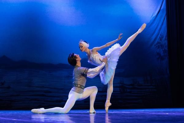 Kuğu Gölü balesi İstanbul'da sahnelendi - Resim: 3