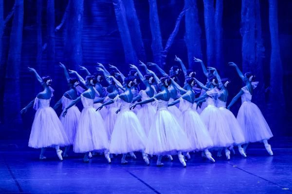 Giselle Balesi AKM'de prömiyerini gerçekleştirdi - Resim: 1