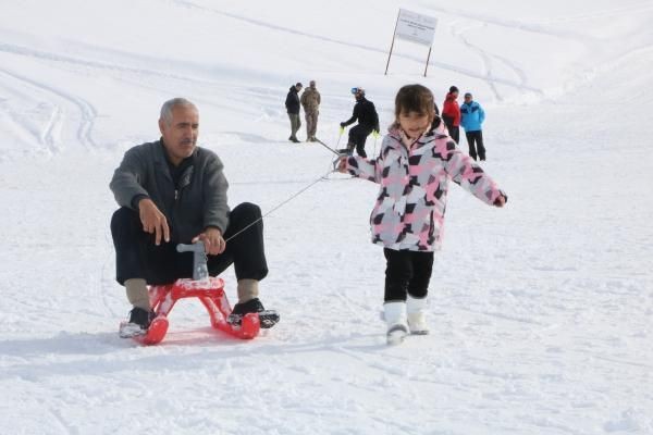 Hakkari'de kayak sezonu açıldı - Resim: 1