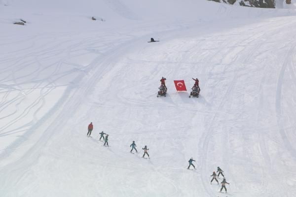 Hakkari'de kayak sezonu açıldı - Resim: 3