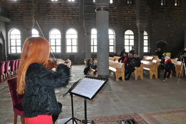 Diyarbakır’da 646 yıllık kilisede müzik dinletisi - Resim: 4
