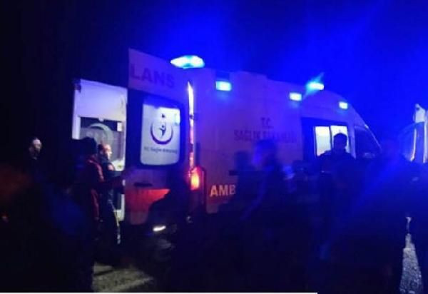 Hafif ticari araç kanala düştü: 1'i AFAD personeli 3 kişi hayatını kaybetti - Resim: 2