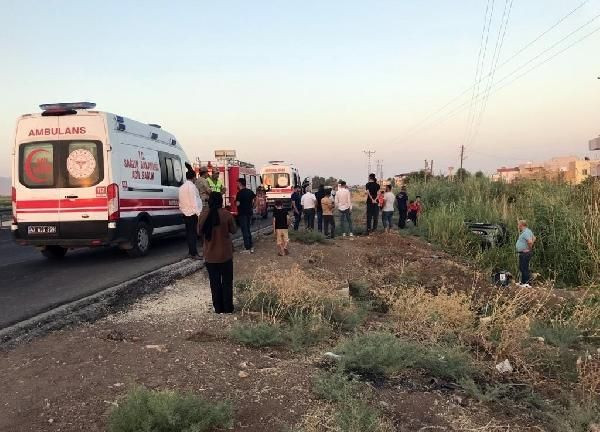 Mardin'de hafif ticari araç şarampole devrildi: 5 yaralı - Resim: 1