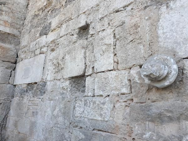 Tarihi Sinop Cezaevi duvarlarında, Roma dönemi kitabeleri çıktı - Resim: 4