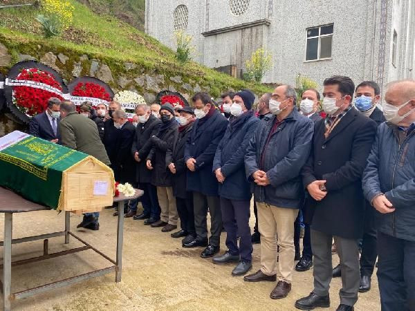 Ekrem İmamoğlu’nun kayınvalidesi, son yolculuğuna uğurlandı - Resim: 1