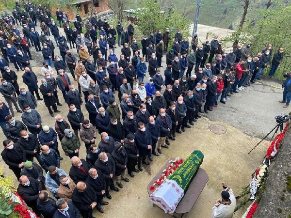 Ekrem İmamoğlu’nun kayınvalidesi, son yolculuğuna uğurlandı - Resim: 3