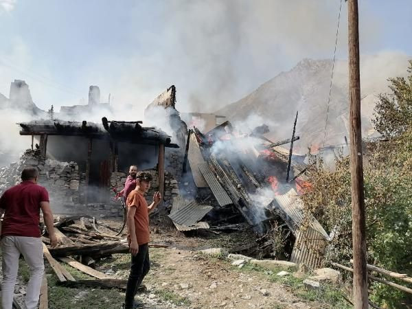 Erzurum'da korkutan yangın; 6 ev alevlere teslim - Resim: 3