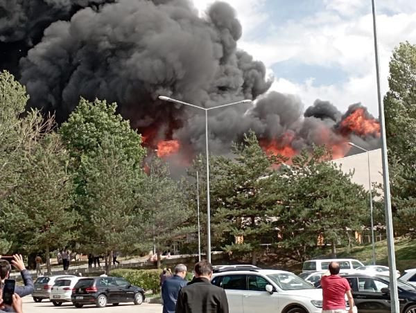 Atatürk Üniversitesi'nde çıkan yangın kontrol altına alındı - Resim : 2