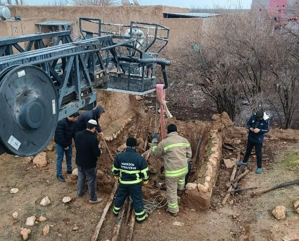 Foseptiğe düşen eşek kurtarıldı - Resim: 4