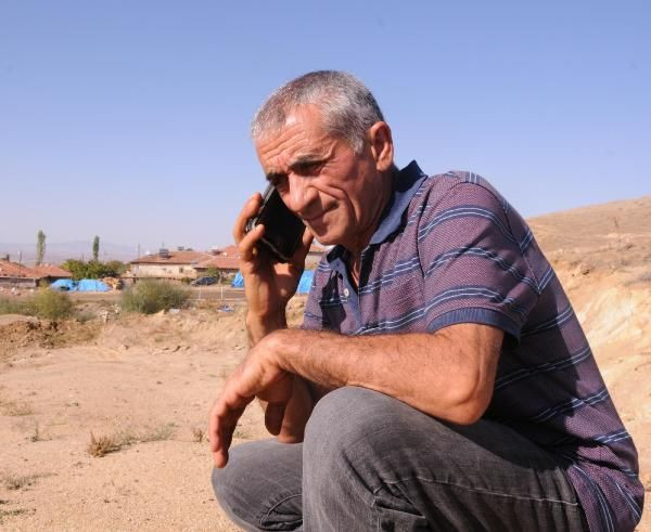 Köylüler, cep telefonu ile konuşmak için dağa çıkıyor - Resim: 2