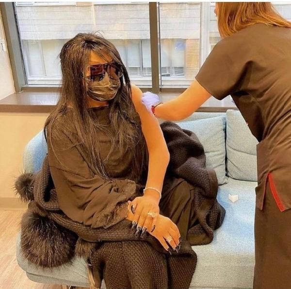 Bülent Ersoy koronavirüs aşısı oldu - Resim : 1