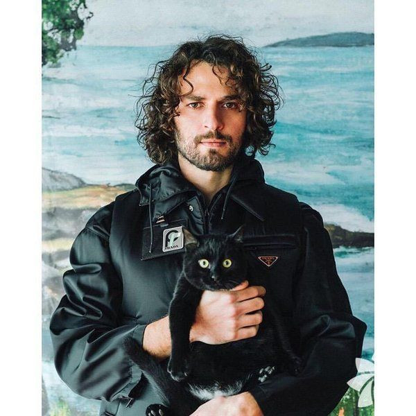 Netflix'in yeni Türk dizisinde Özge Özpirinçci'ye eşlik edecek oyuncu belli oldu - Resim: 3