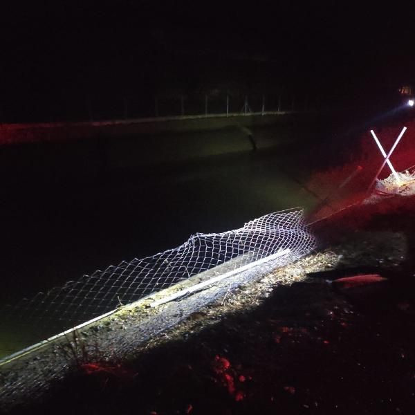 Hafif ticari araç kanala düştü: 1'i AFAD personeli 3 kişi hayatını kaybetti - Resim: 4