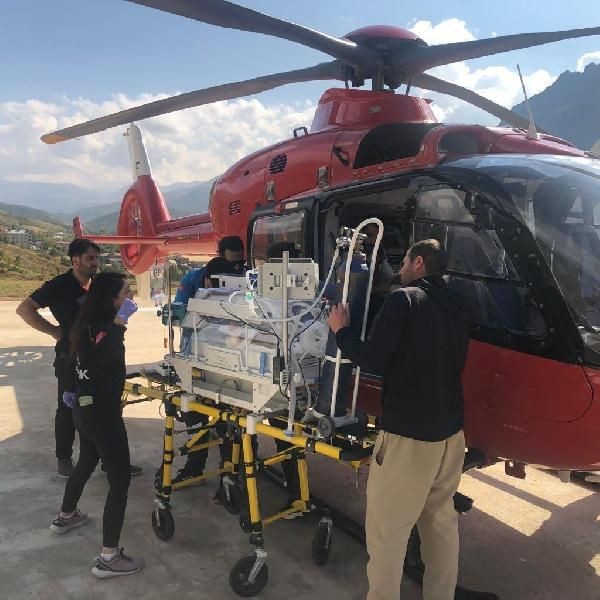 Yeni doğan bebek için ambulans helikopter havalandı - Resim: 4