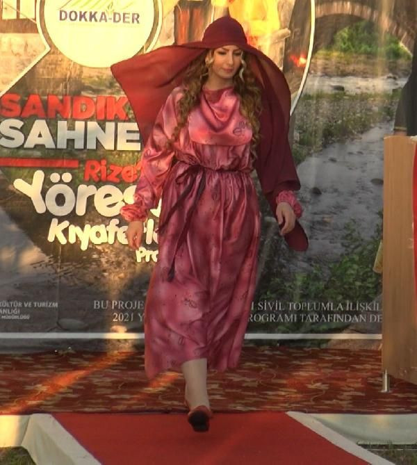 Rize'de, defilede 150 yıllık gelinlik sergilendi - Resim: 4