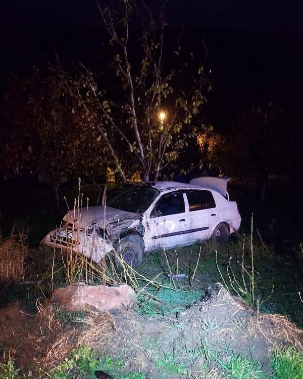 Otomobil ağaca çarptı: Sürücü öldü, eşi yaralandı - Resim: 2