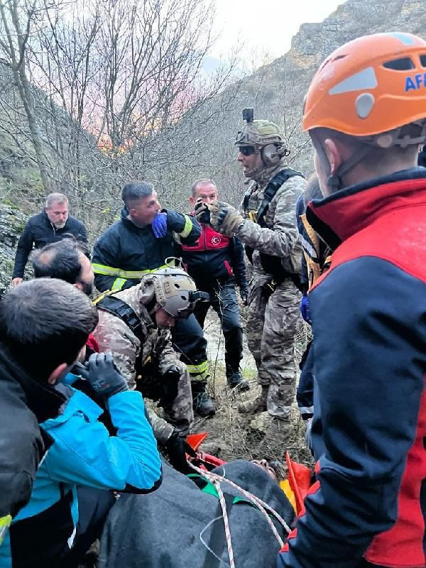 Fotoğraf çekmek isterken kayalıklardan yuvarlandı - Resim: 1